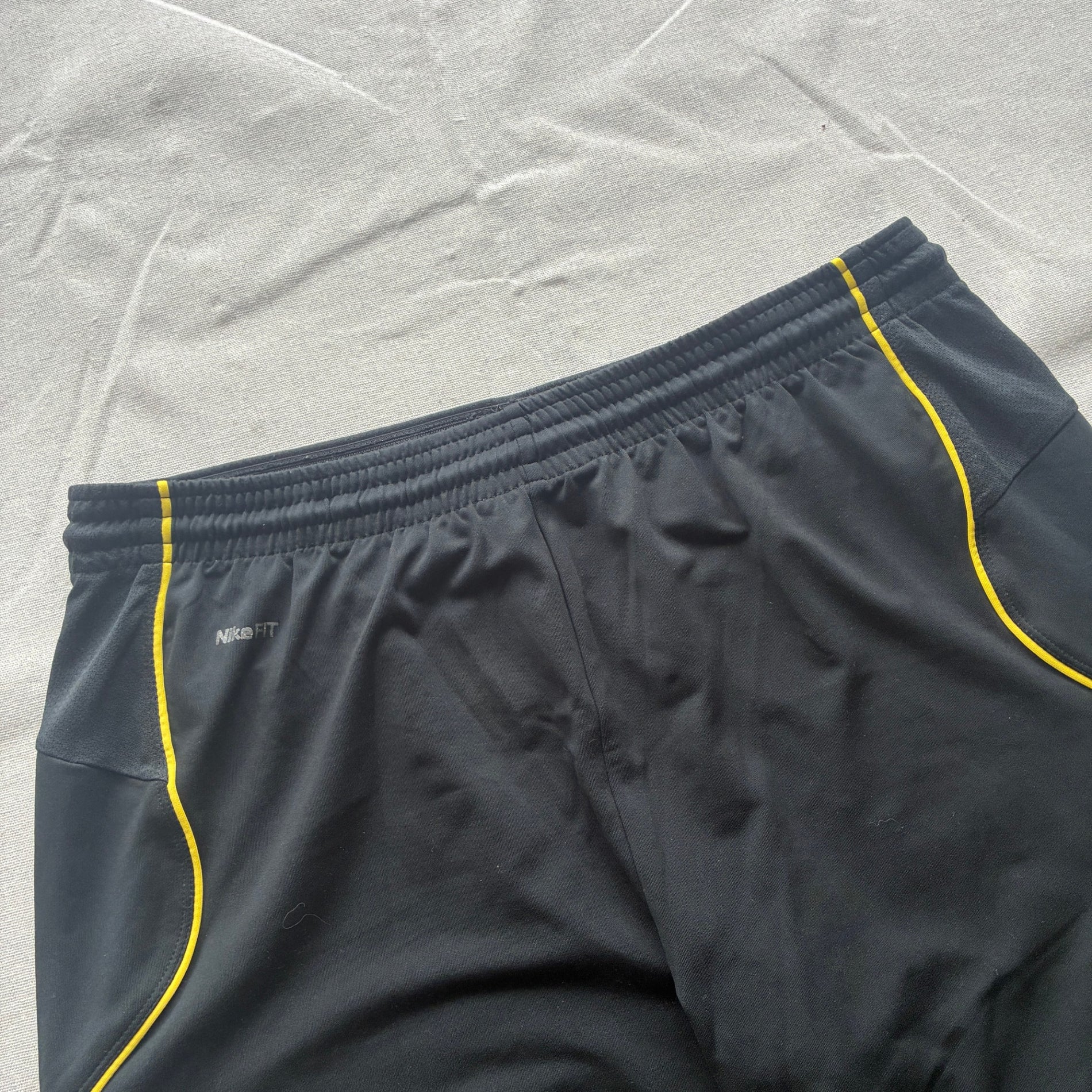 Nike Total 90 Dri-FIT Athletic Training Shorts Black Yellow Size M - Image 3